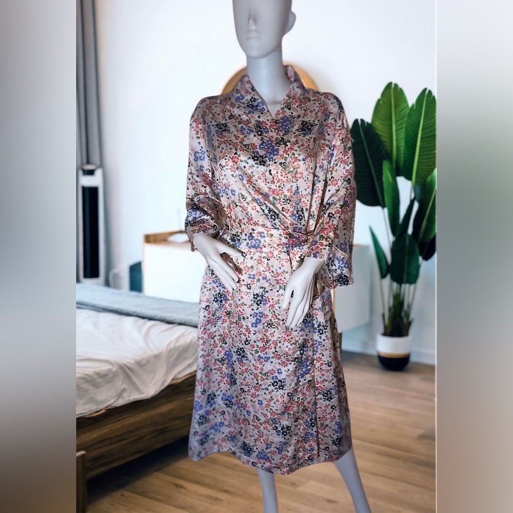 CABERNET Sleep Sense Satin Short Wrap Robe, Size S, Color:Pink and Blue Floral
